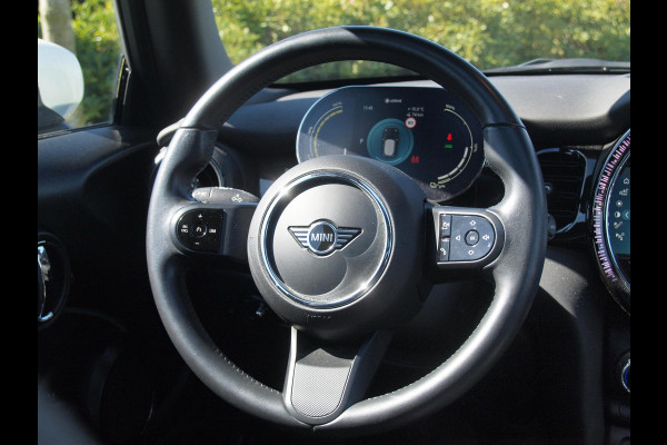 MINI Mini Electric Classic 33 kWh | Panoramadak | Camera | Apple Carplay | Cruise Control |