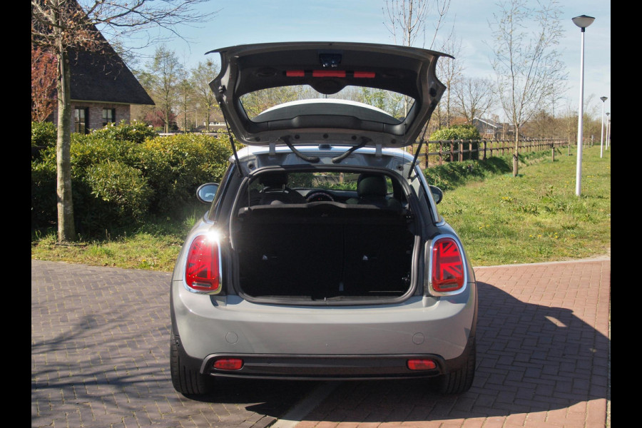 MINI Mini Electric Classic 33 kWh | Panoramadak | Camera | Apple Carplay | Cruise Control |
