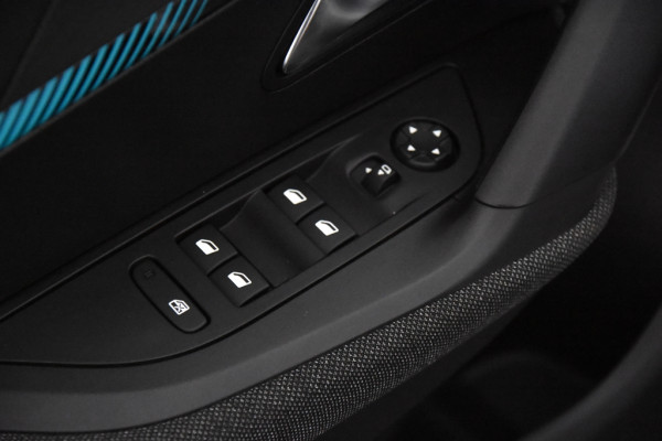 Peugeot 2008 1.5 BlueHDi Style *1ste Eigenaar*Navigatie*Trekhaak*