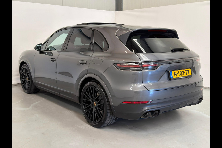 Porsche Cayenne 3.0 E-Hybrid / Pano / Sport Chrono / 22" Turbo Velgen