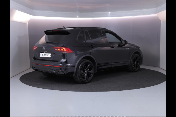 Volkswagen Tiguan 1.4 TSI eHybrid R-Line Business 245 PK PHEV | Navigatie | Panorama dak | Black Style | Assistentie pakket | Parkeer camera |