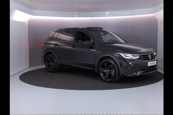 Volkswagen Tiguan 1.4 TSI eHybrid R-Line Business 245 PK PHEV | Navigatie | Panorama dak | Black Style | Assistentie pakket | Parkeer camera |