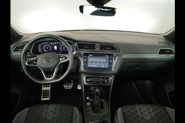 Volkswagen Tiguan 1.4 TSI eHybrid R-Line Business 245 PK PHEV | Navigatie | Panorama dak | Black Style | Assistentie pakket | Parkeer camera |