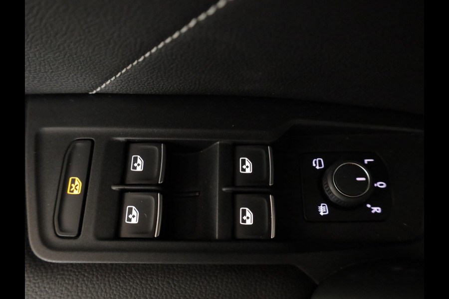 Volkswagen Tiguan 1.4 TSI eHybrid R-Line Business 245 PK PHEV | Navigatie | Panorama dak | Black Style | Assistentie pakket | Parkeer camera |
