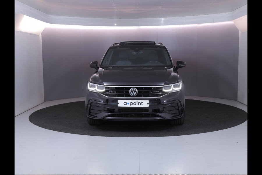 Volkswagen Tiguan 1.4 TSI eHybrid R-Line Business 245 PK PHEV | Navigatie | Panorama dak | Black Style | Assistentie pakket | Parkeer camera |