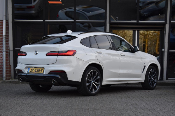 BMW X4 xDrive20i High Executive Edition M-Sport Pano Camera HK