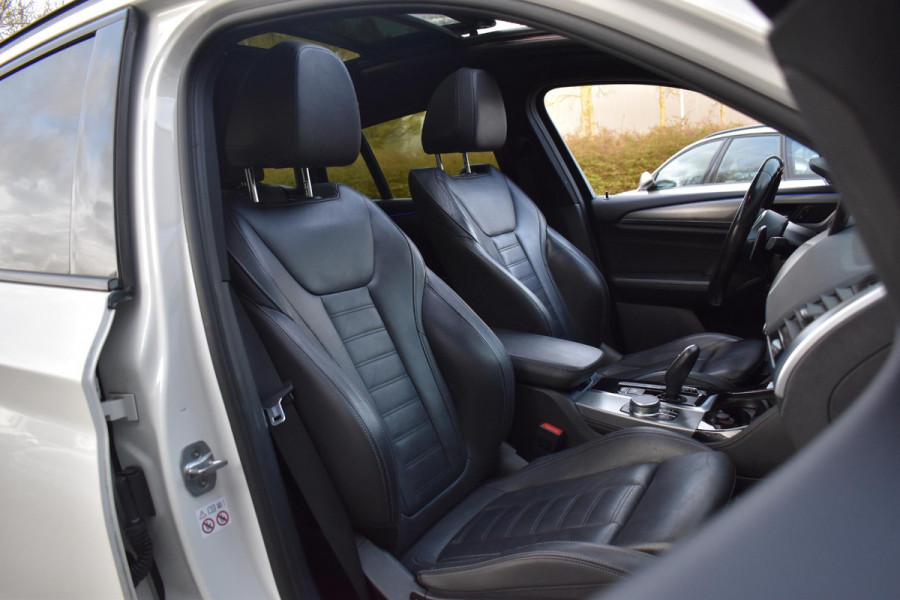 BMW X4 xDrive20i High Executive Edition M-Sport Pano Camera HK