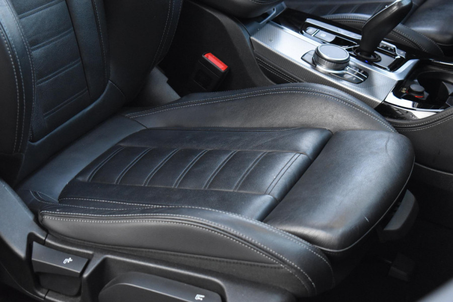 BMW X4 xDrive20i High Executive Edition M-Sport Pano Camera HK