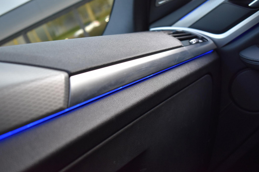 BMW X4 xDrive20i High Executive Edition M-Sport Pano Camera HK