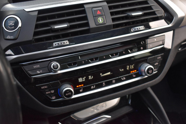 BMW X4 xDrive20i High Executive Edition M-Sport Pano Camera HK