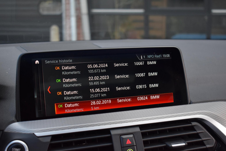 BMW X4 xDrive20i High Executive Edition M-Sport Pano Camera HK