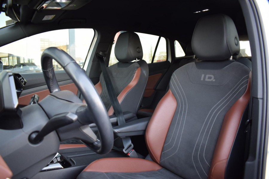 Volkswagen ID.4 Pure 52 kWh | SOH: 91,2% | Matrix | Stuur- en Stoelverw. | Camera | Sportstoelen