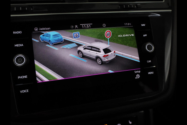 Volkswagen Tiguan Allspace 1.5 TSI R-Line Business+ 7p. 150pk DSG| Camera| 19'LMvelgen| Pano-dak| Matrix LED