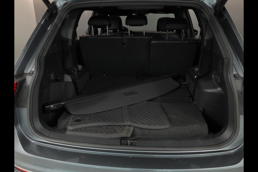 Volkswagen Tiguan Allspace 1.5 TSI R-Line Business+ 7p. 150pk DSG| Camera| 19'LMvelgen| Pano-dak| Matrix LED