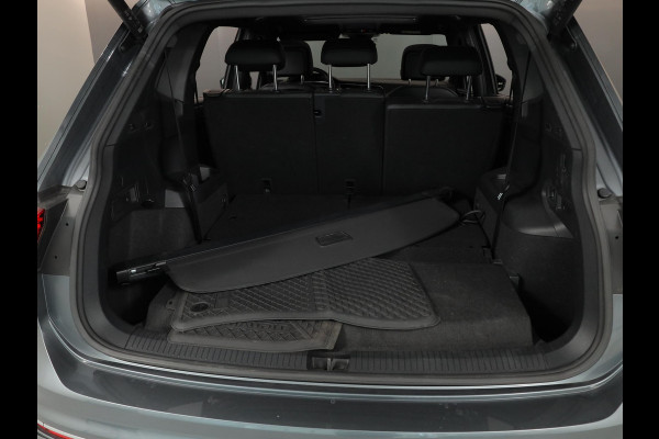Volkswagen Tiguan Allspace 1.5 TSI R-Line Business+ 7p. 150pk DSG| Camera| 19'LMvelgen| Pano-dak| Matrix LED