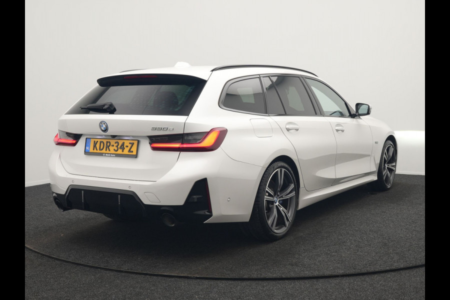 BMW 3 Serie Touring 330e M Sport PHEV 293pk Dealer O.H. NIEUW MODEL | Adaptive Cruise | Head Up | Camera | Lederen Competition Stoelen Memory & Verwarmd | Sfeerverlichting | Stuur Verwarmd | Keyless | Blis | Apple Carplay | Plug In Hybrid |