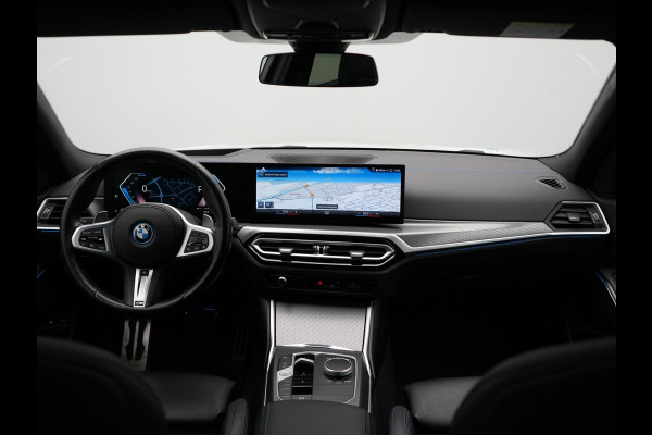 BMW 3 Serie Touring 330e M Sport PHEV 293pk Dealer O.H. NIEUW MODEL | Adaptive Cruise | Head Up | Camera | Lederen Competition Stoelen Memory & Verwarmd | Sfeerverlichting | Stuur Verwarmd | Keyless | Blis | Apple Carplay | Plug In Hybrid |
