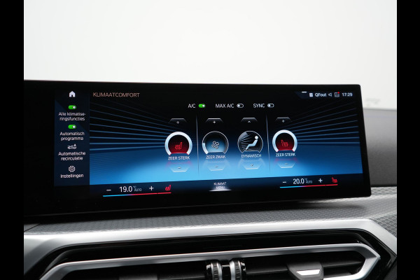 BMW 3 Serie Touring 330e M Sport PHEV 293pk Dealer O.H. NIEUW MODEL | Adaptive Cruise | Head Up | Camera | Lederen Competition Stoelen Memory & Verwarmd | Sfeerverlichting | Stuur Verwarmd | Keyless | Blis | Apple Carplay | Plug In Hybrid |