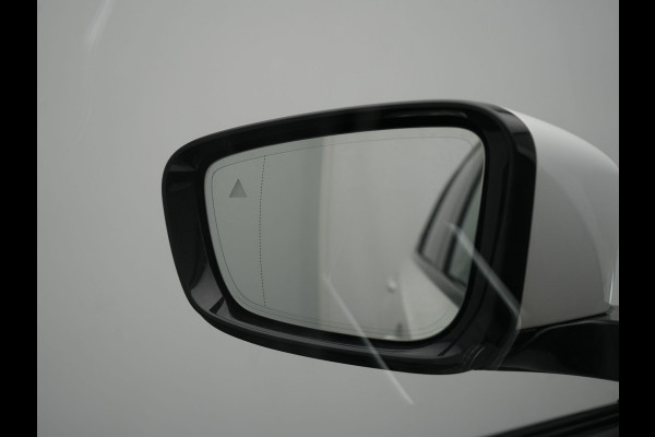 BMW 3 Serie Touring 330e M Sport PHEV 293pk Dealer O.H. NIEUW MODEL | Adaptive Cruise | Head Up | Camera | Lederen Competition Stoelen Memory & Verwarmd | Sfeerverlichting | Stuur Verwarmd | Keyless | Blis | Apple Carplay | Plug In Hybrid |