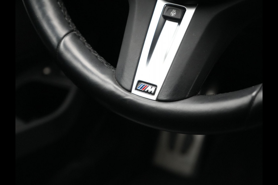 BMW 3 Serie Touring 330e M Sport PHEV 293pk Dealer O.H. NIEUW MODEL | Adaptive Cruise | Head Up | Camera | Lederen Competition Stoelen Memory & Verwarmd | Sfeerverlichting | Stuur Verwarmd | Keyless | Blis | Apple Carplay | Plug In Hybrid |