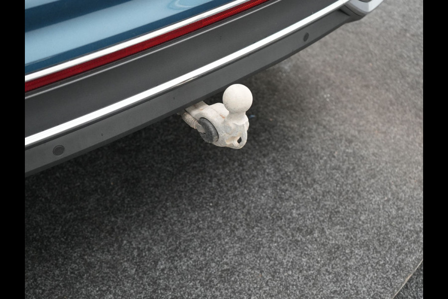 Volkswagen Tiguan 1.4 TSI eHybrid Elegance PHEV 245pk Dealer O.H. | Trekhaak Af Fabriek | Adaptive Cruise | IQ Light | Camera | Lederen Comfortzetels Memory & Verwarmd | Sfeerverlichting | Apple Carplay | Stuur Verwarmd | Navigatie | DAB | Plug In Hybrid |