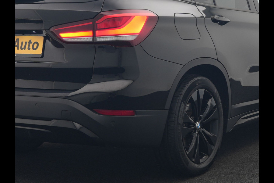 BMW X1 xDrive25e Sportline PHEV 221pk Dealer O.H | Trekhaak Afn. | Camera | Sportstoelen & Stuur Verwarmd | BMW LED | Hifi Audio | Navigatie | DAB | 18" L.M | Plug In Hybrid |