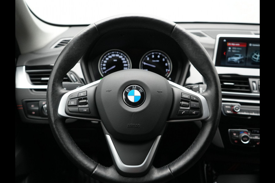 BMW X1 xDrive25e Sportline PHEV 221pk Dealer O.H | Trekhaak Afn. | Camera | Sportstoelen & Stuur Verwarmd | BMW LED | Hifi Audio | Navigatie | DAB | 18" L.M | Plug In Hybrid |