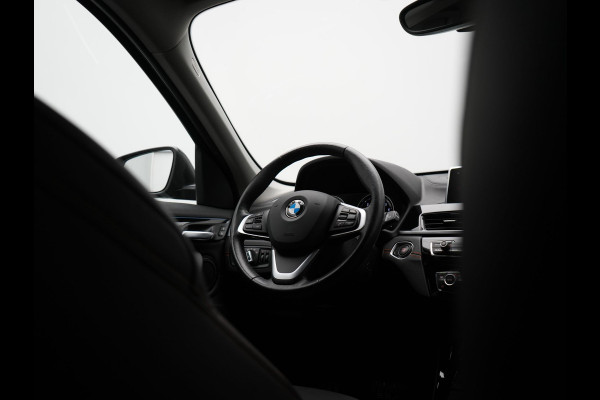 BMW X1 xDrive25e Sportline PHEV 221pk Dealer O.H | Trekhaak Afn. | Camera | Sportstoelen & Stuur Verwarmd | BMW LED | Hifi Audio | Navigatie | DAB | 18" L.M | Plug In Hybrid |