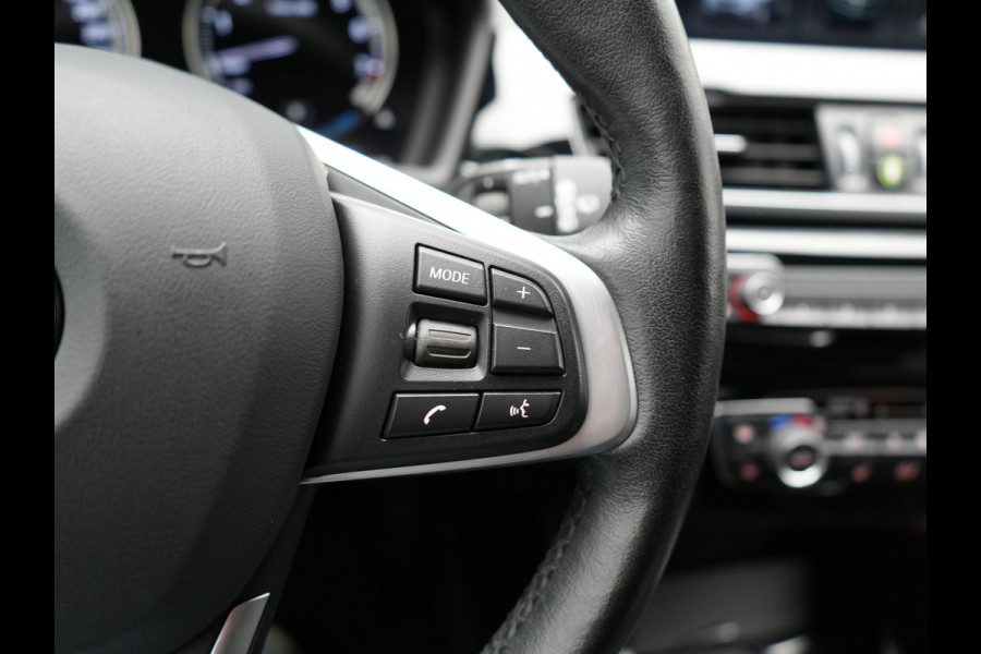 BMW X1 xDrive25e Sportline PHEV 221pk Dealer O.H | Trekhaak Afn. | Camera | Sportstoelen & Stuur Verwarmd | BMW LED | Hifi Audio | Navigatie | DAB | 18" L.M | Plug In Hybrid |