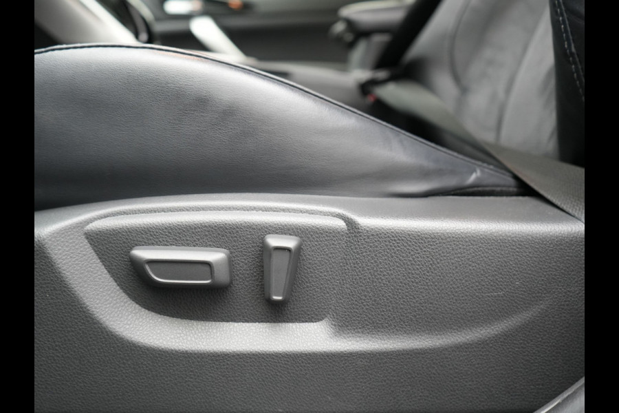 Mitsubishi Eclipse Cross 2.4 Intense PHEV 188pk Dealer O.H. | Camera | Keyless | Alcantara Sportstoelen Verwarmd | Apple Carplay | Cruise Control | Navigatie | DAB | Plug In Hybrid |