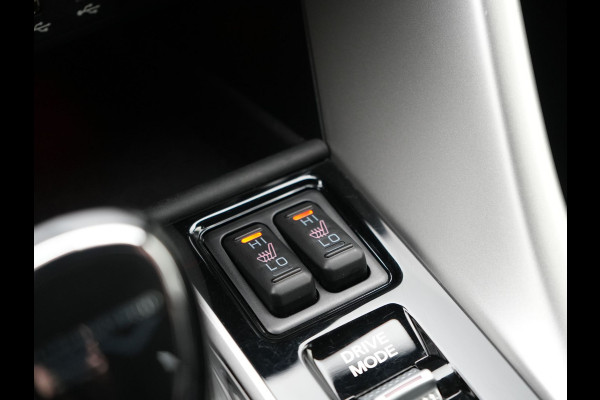 Mitsubishi Eclipse Cross 2.4 Intense PHEV 188pk Dealer O.H. | Camera | Keyless | Alcantara Sportstoelen Verwarmd | Apple Carplay | Cruise Control | Navigatie | DAB | Plug In Hybrid |