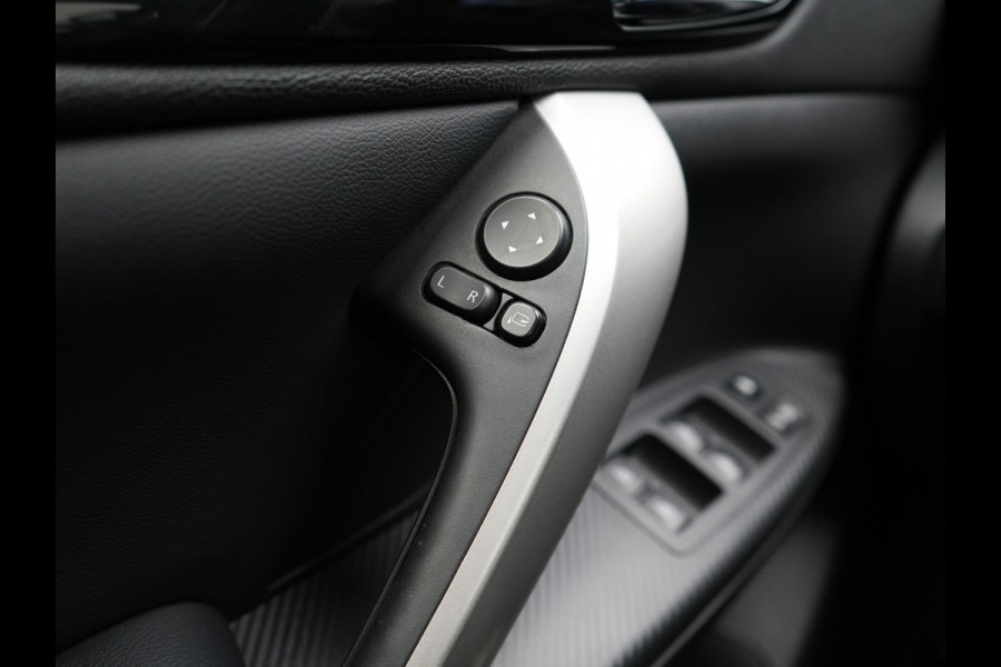 Mitsubishi Eclipse Cross 2.4 Intense PHEV 188pk Dealer O.H. | Camera | Keyless | Alcantara Sportstoelen Verwarmd | Apple Carplay | Cruise Control | Navigatie | DAB | Plug In Hybrid |