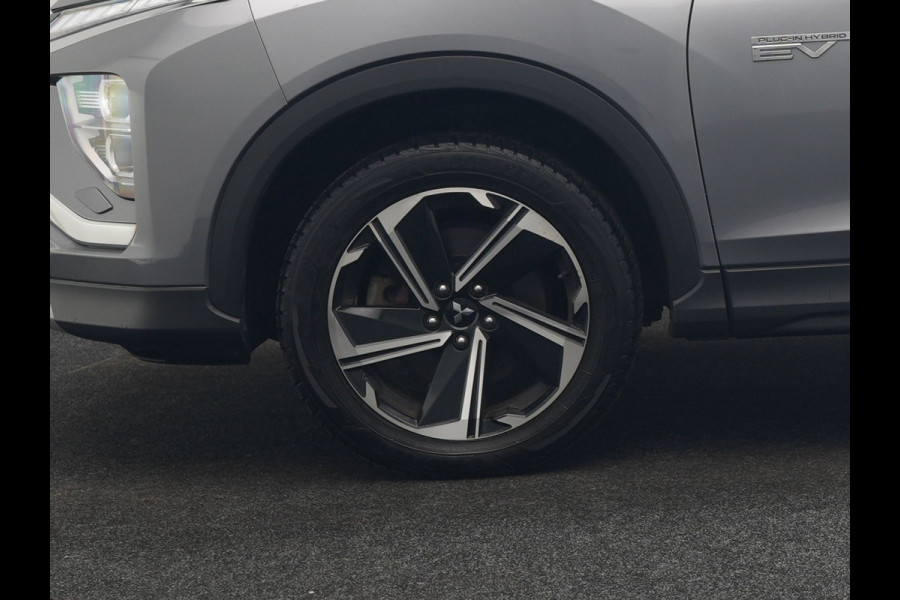 Mitsubishi Eclipse Cross 2.4 Intense PHEV 188pk Dealer O.H. | Camera | Keyless | Alcantara Sportstoelen Verwarmd | Apple Carplay | Cruise Control | Navigatie | DAB | Plug In Hybrid |