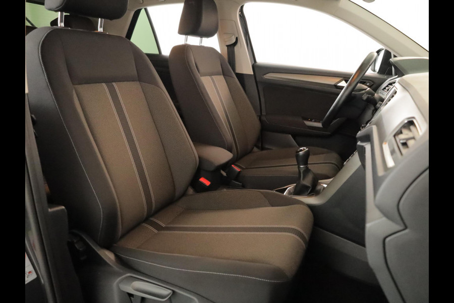 Volkswagen T-Roc 1.0 TSI T-Roc 110pk 6bak| airco| LM-velgen| Parksensors|