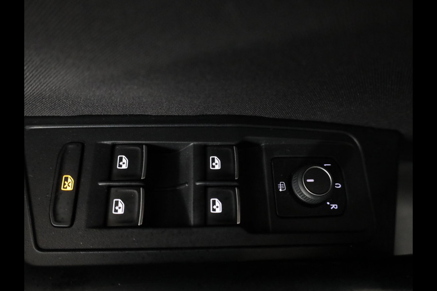 Volkswagen T-Roc 1.0 TSI T-Roc 110pk 6bak| airco| LM-velgen| Parksensors|