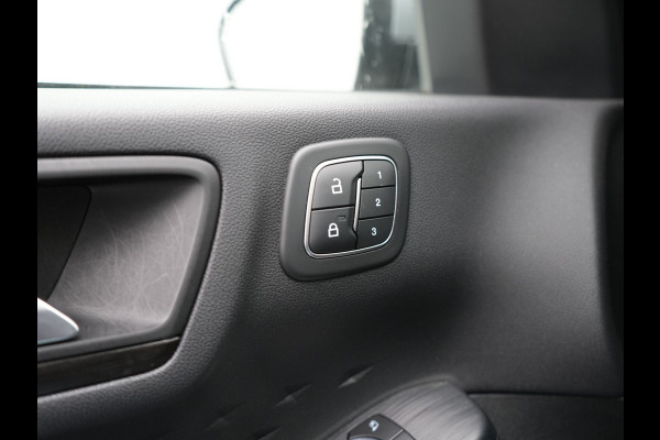 Ford Kuga 2.5 Vignale PHEV 225pk Dealer O.H | Panodak | Head Up | Bang & Olufsen Sound | Adaptive Cruise | 360 Camera | Lederen Sportstoelen Memory & Verwarmd | Keyless | Pilot Assist | Blis | Apple Carplay | Navigatie | Virtual | DAB  | Plug In Hybrid |