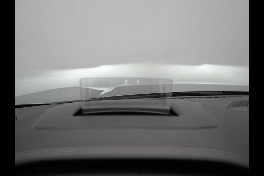 Ford Kuga 2.5 Vignale PHEV 225pk Dealer O.H | Panodak | Head Up | Bang & Olufsen Sound | Adaptive Cruise | 360 Camera | Lederen Sportstoelen Memory & Verwarmd | Keyless | Pilot Assist | Blis | Apple Carplay | Navigatie | Virtual | DAB  | Plug In Hybrid |