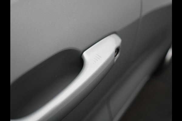 Ford Kuga 2.5 Vignale PHEV 225pk Dealer O.H | Panodak | Head Up | Bang & Olufsen Sound | Adaptive Cruise | 360 Camera | Lederen Sportstoelen Memory & Verwarmd | Keyless | Pilot Assist | Blis | Apple Carplay | Navigatie | Virtual | DAB  | Plug In Hybrid |