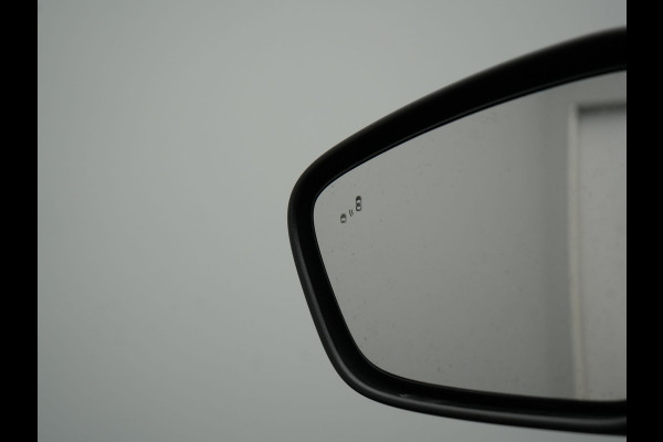 Ford Kuga 2.5 Vignale PHEV 225pk Dealer O.H | Panodak | Head Up | Bang & Olufsen Sound | Adaptive Cruise | 360 Camera | Lederen Sportstoelen Memory & Verwarmd | Keyless | Pilot Assist | Blis | Apple Carplay | Navigatie | Virtual | DAB  | Plug In Hybrid |