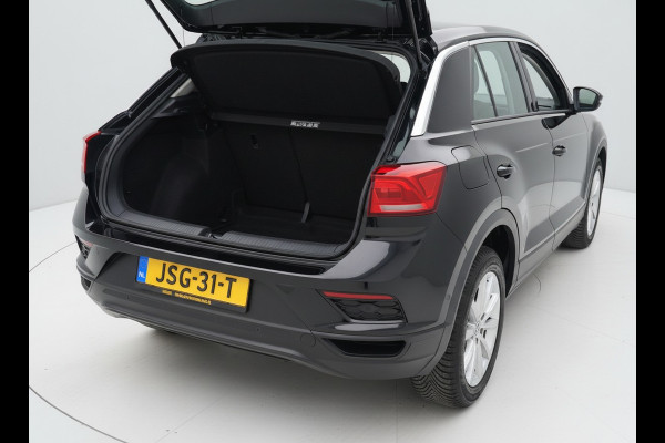 Volkswagen T-Roc 1.5 TSI 150PK DSG BUSINESS CARPLAY/NAVI/PDC