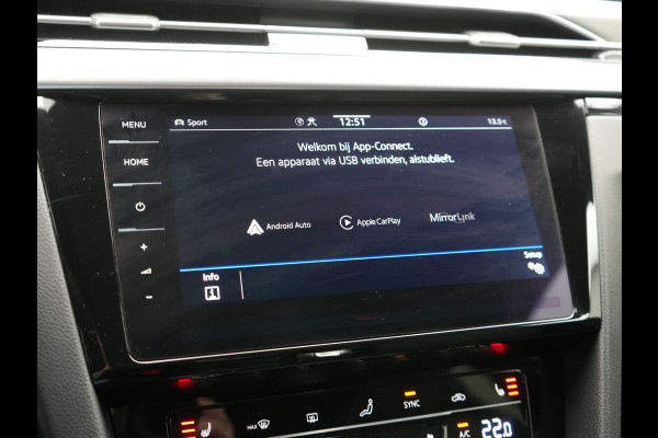 Volkswagen Arteon Shooting Brake 1.4 TSI eHybrid R-Line PHEV 218pk Dealer O.H. | Trekhaak Af Fabriek | Adaptive Cruise | Lederen Sportstoelen Memory & Massage | Keyless | Apple Carplay | Stoelverwarming | Navigatie | DAB | Plug In Hybrid |