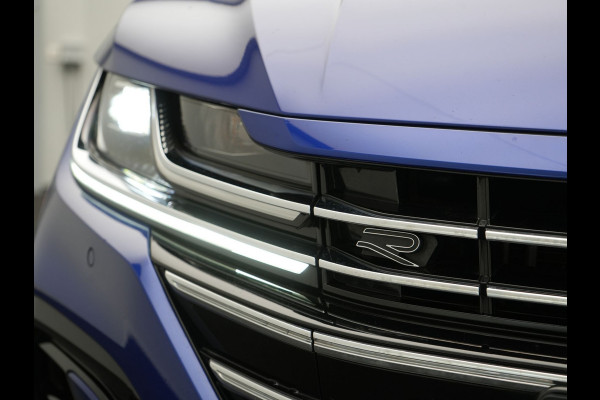 Volkswagen Arteon Shooting Brake 1.4 TSI eHybrid R-Line PHEV 218pk Dealer O.H. | Trekhaak Af Fabriek | Adaptive Cruise | Lederen Sportstoelen Memory & Massage | Keyless | Apple Carplay | Stoelverwarming | Navigatie | DAB | Plug In Hybrid |