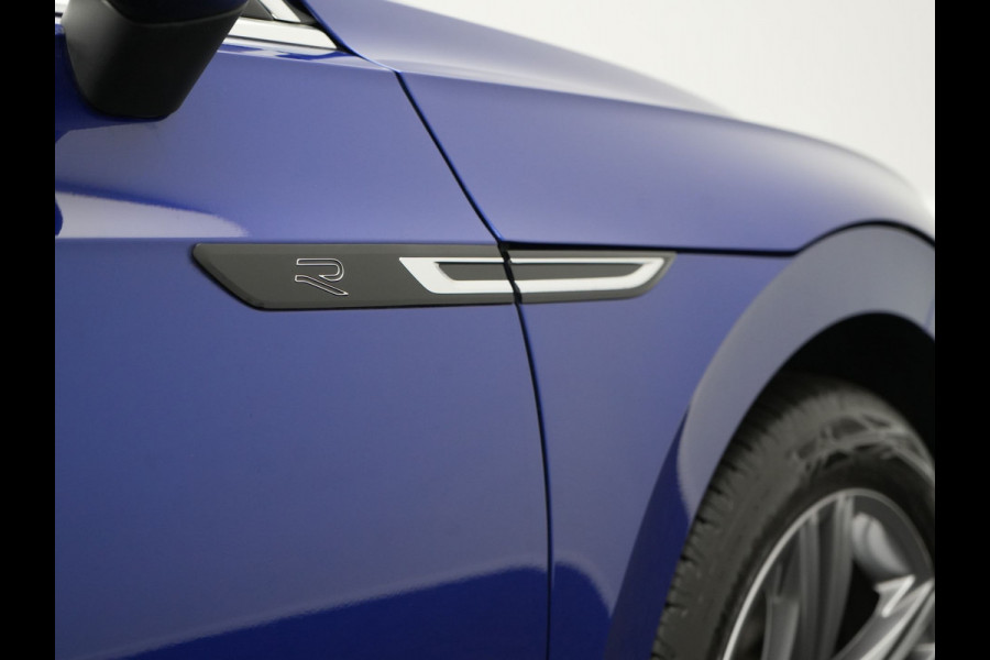 Volkswagen Arteon Shooting Brake 1.4 TSI eHybrid R-Line PHEV 218pk Dealer O.H. | Trekhaak Af Fabriek | Adaptive Cruise | Lederen Sportstoelen Memory & Massage | Keyless | Apple Carplay | Stoelverwarming | Navigatie | DAB | Plug In Hybrid |