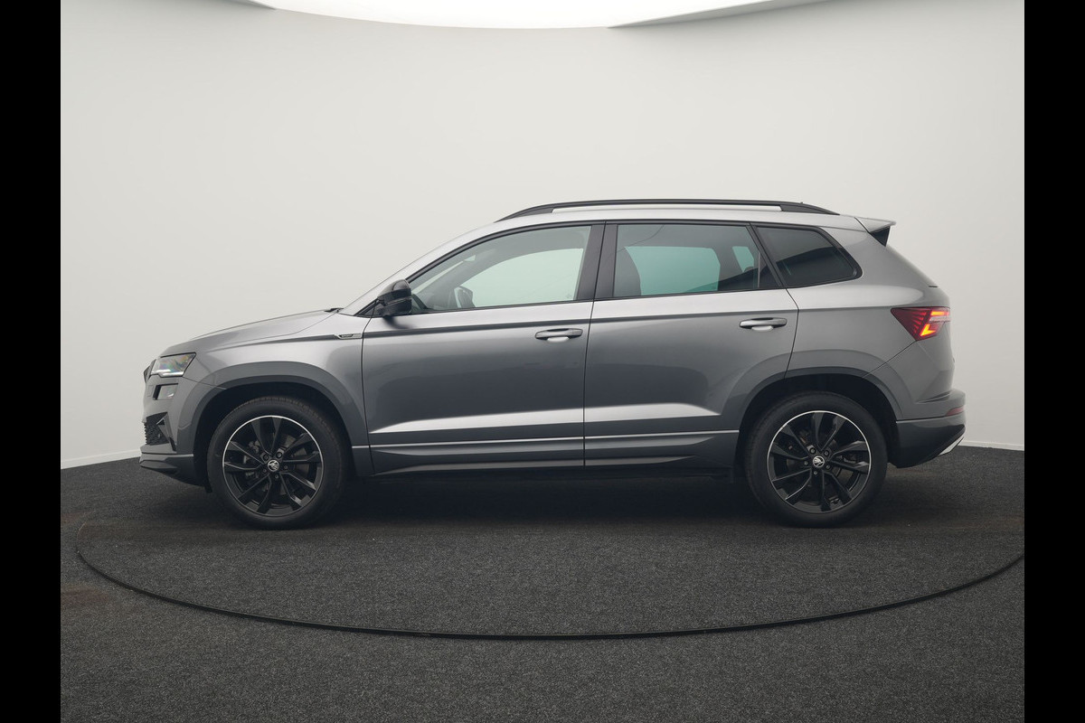 Škoda Karoq 1.5 TSI ACT Sportline Business FACELIFT MODEL DSG 150pk | Adaptive Cruise | Camera | Matrix LED | RS Sportstoelen Verwarmd | 18"L.M | Adaptive Onderstel | Keyless | Sfeerverlichting | Apple Carplay | Virtual | Navigatie | DAB |