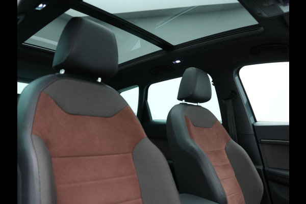 Seat Ateca 1.5 TSI 4DRIVE Xcellence Business Intense 150pk | Panodak | 360 Camera | Sfeerverlichting | Keyless | LED Koplampen | Apple Carplay | Navigatie | Virtual Cockpit |