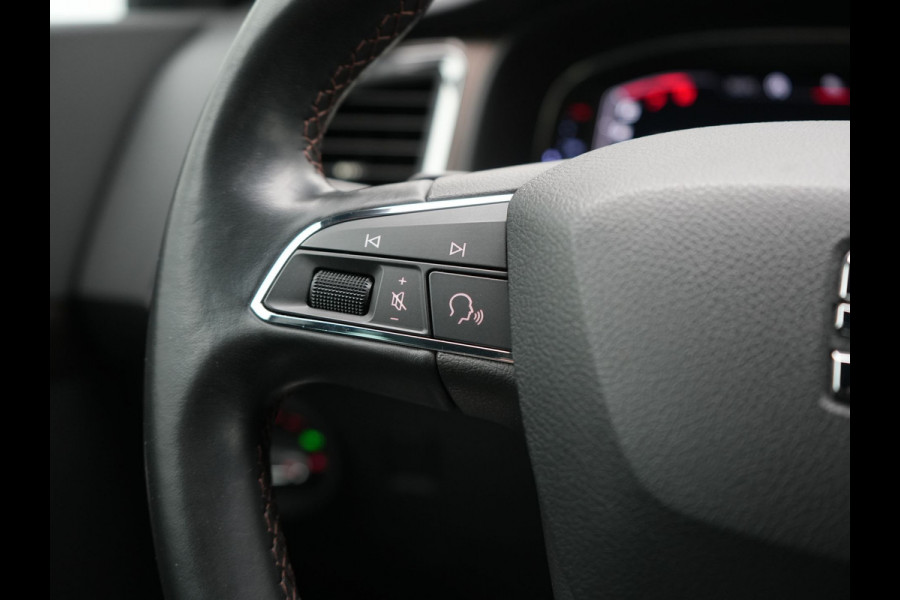 Seat Ateca 1.5 TSI 4DRIVE Xcellence Business Intense 150pk | Panodak | 360 Camera | Sfeerverlichting | Keyless | LED Koplampen | Apple Carplay | Navigatie | Virtual Cockpit |