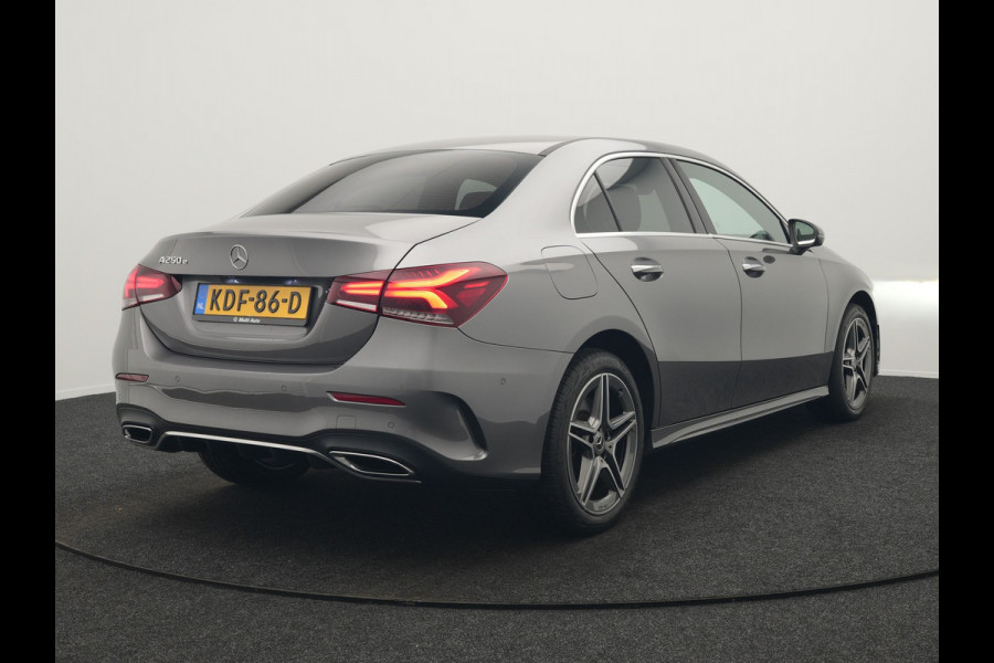 Mercedes-Benz A-Klasse 250 e AMG Line PHEV 218pk Dealer O.H. | Adaptive Cruise | Multi Beam LED | Camera | Sfeerverlichting | Lederen Sportstoelen Verwarmd | Widescreen Navi | Apple Carplay | Keyless | Blis | Navigatie | DAB | Plug In Hybrid |