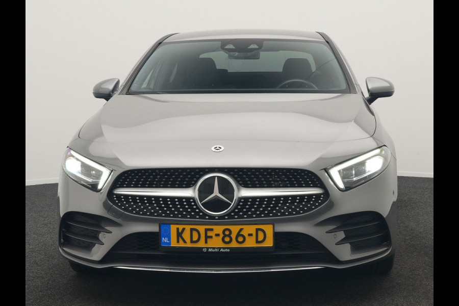 Mercedes-Benz A-Klasse 250 e AMG Line PHEV 218pk Dealer O.H. | Adaptive Cruise | Multi Beam LED | Camera | Sfeerverlichting | Lederen Sportstoelen Verwarmd | Widescreen Navi | Apple Carplay | Keyless | Blis | Navigatie | DAB | Plug In Hybrid |