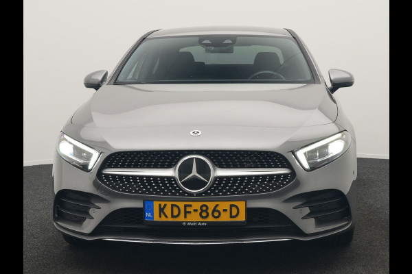 Mercedes-Benz A-Klasse 250 e AMG Line PHEV 218pk Dealer O.H. | Adaptive Cruise | Multi Beam LED | Camera | Sfeerverlichting | Lederen Sportstoelen Verwarmd | Widescreen Navi | Apple Carplay | Keyless | Blis | Navigatie | DAB | Plug In Hybrid |