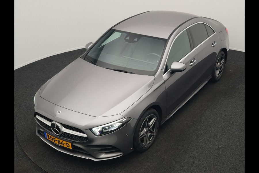 Mercedes-Benz A-Klasse 250 e AMG Line PHEV 218pk Dealer O.H. | Adaptive Cruise | Multi Beam LED | Camera | Sfeerverlichting | Lederen Sportstoelen Verwarmd | Widescreen Navi | Apple Carplay | Keyless | Blis | Navigatie | DAB | Plug In Hybrid |